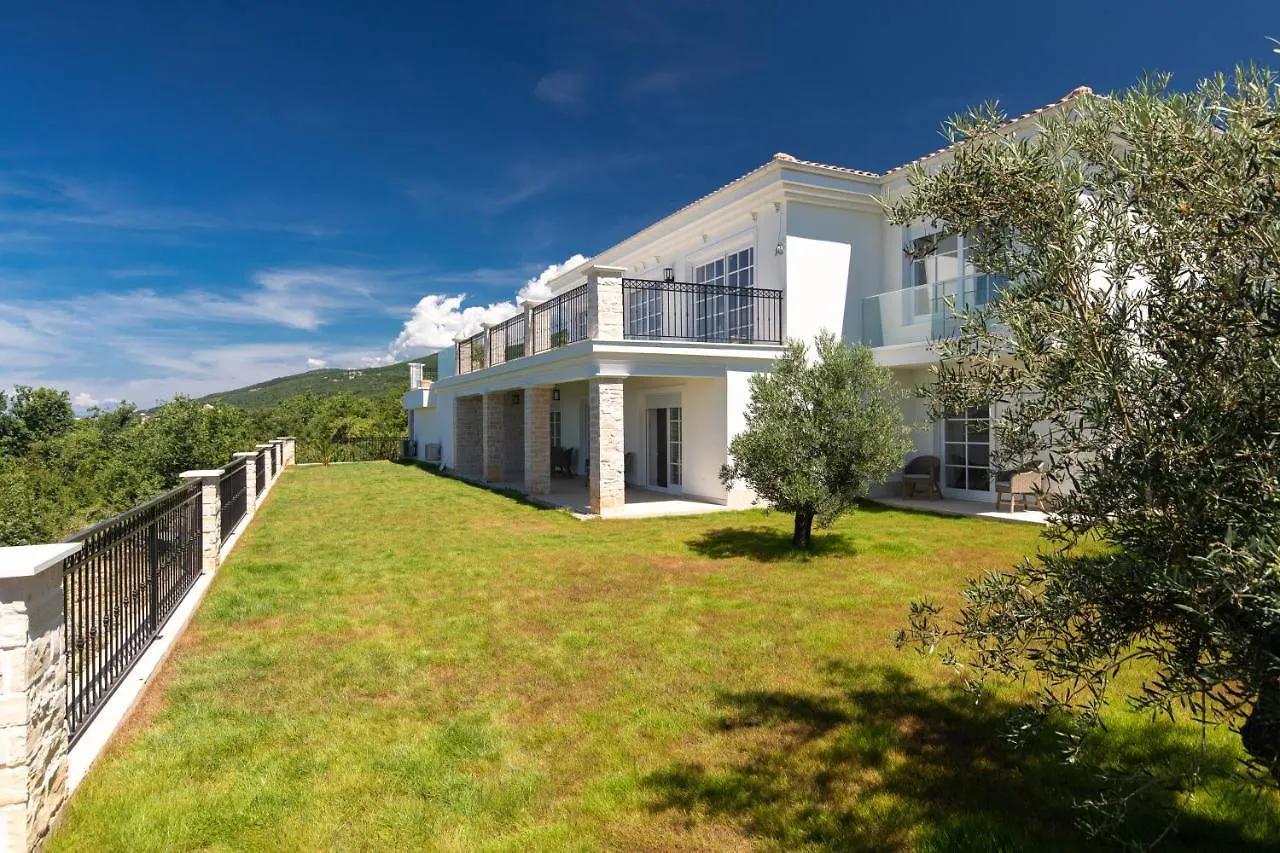 Villa Vespera-Infinity Heated Pool Crikvenica