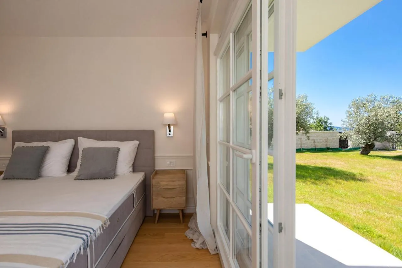 Villa Vespera-Infinity Heated Pool Crikvenica